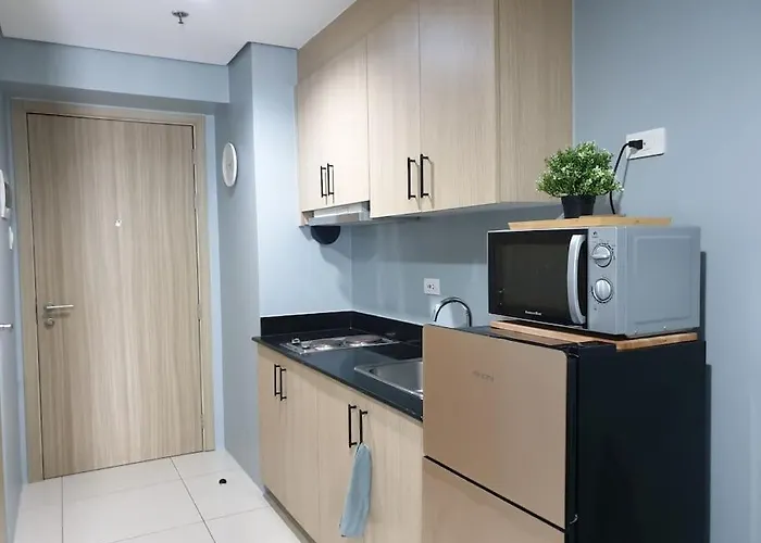 Skyview Condotel Breeze Residences Near Wtc,Picc,Moa,Naia,Us Embassy