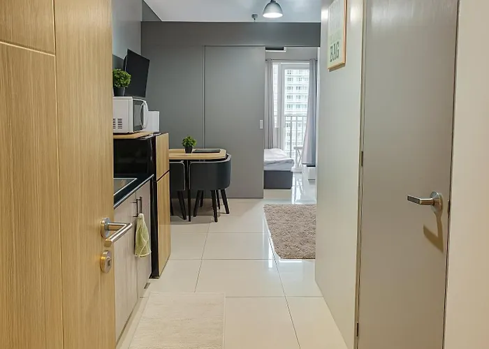 Skyview Condotel Breeze Residences Near Wtc,Picc,Moa,Naia,Us Embassy